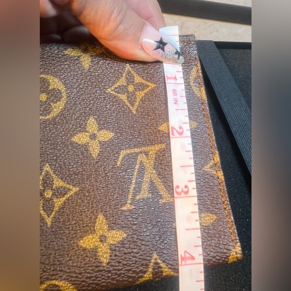 Louis Vuitton vintage Toiletry Pouch in the iconic Monogram coated canvas. EUC - Picture 13 of 14